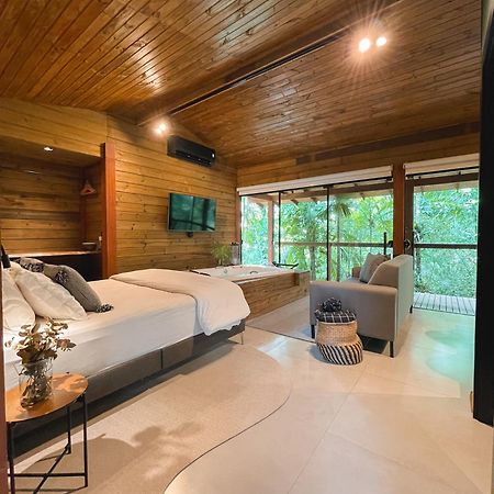 Cabana Equipada Em Meio A Natureza Em פומרוד מראה חיצוני תמונה